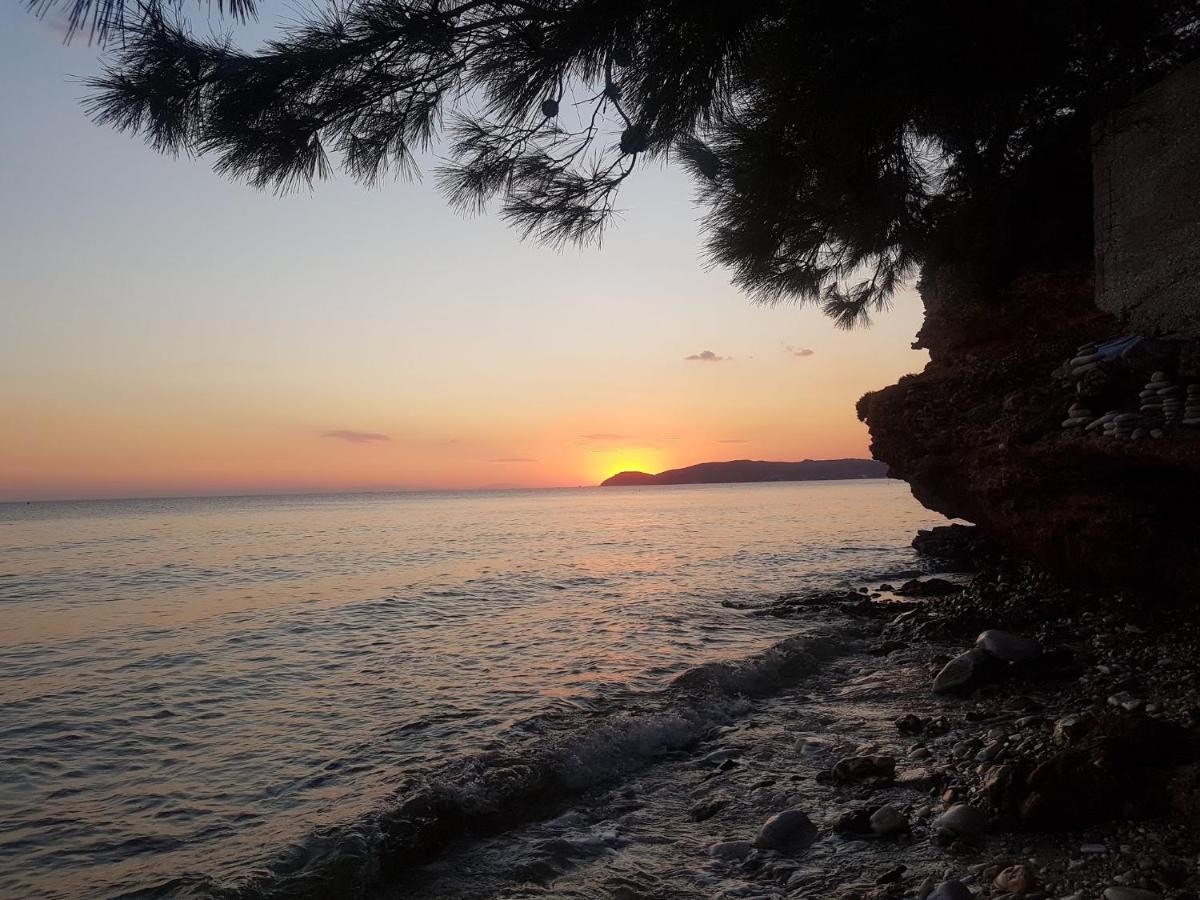 Spitaki Apartments Потос Екстериор снимка